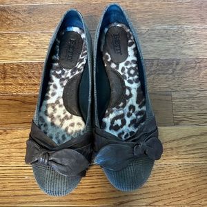 Born Brown leather ballet flat.  9.5M. Worn Once.  Smoke free home.